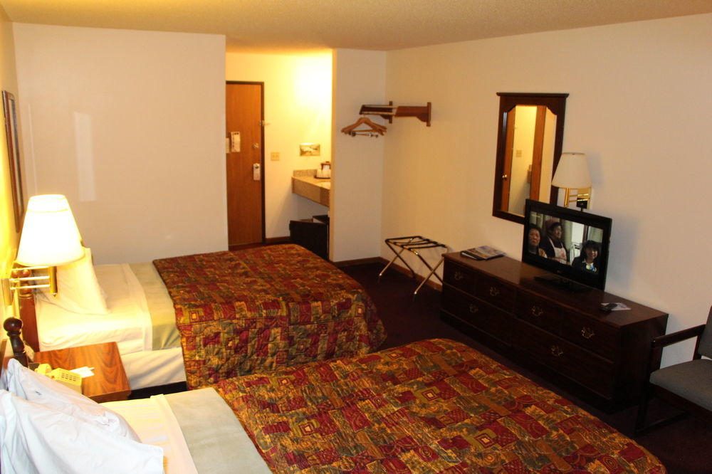 Westbridge Inn And Suites Centerville Exterior foto