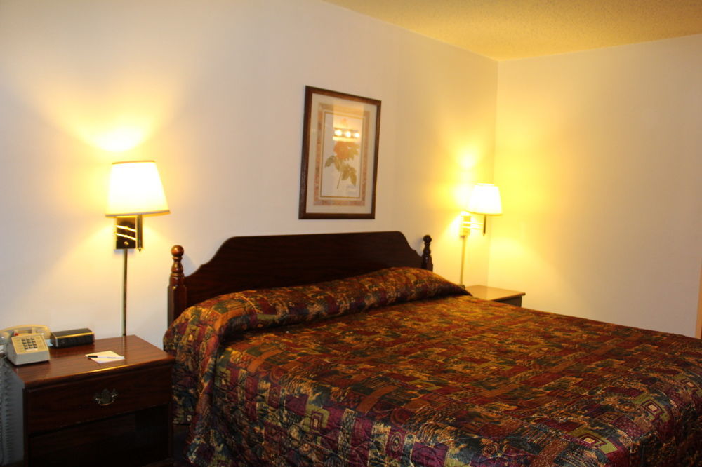 Westbridge Inn And Suites Centerville Exterior foto